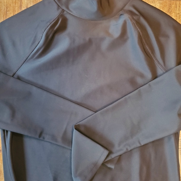 NWT - Women's UV Protection Performance Shirt - Picture 5 of 8